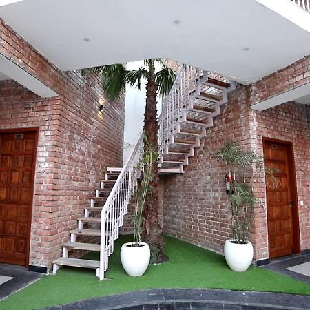 Raja Ji Hotels & Restaurant Jind Bagian luar foto