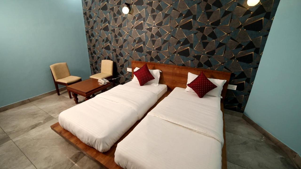 Raja Ji Hotels & Restaurant Jind Bagian luar foto