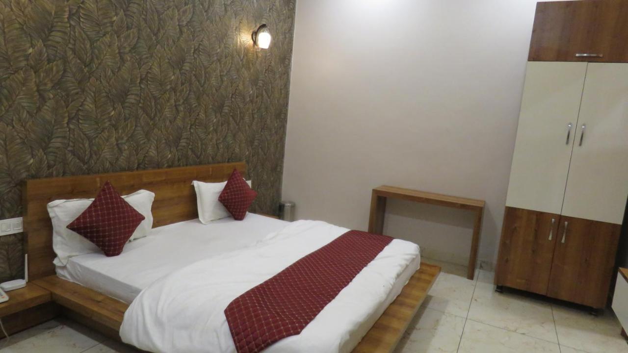 Raja Ji Hotels & Restaurant Jind Bagian luar foto