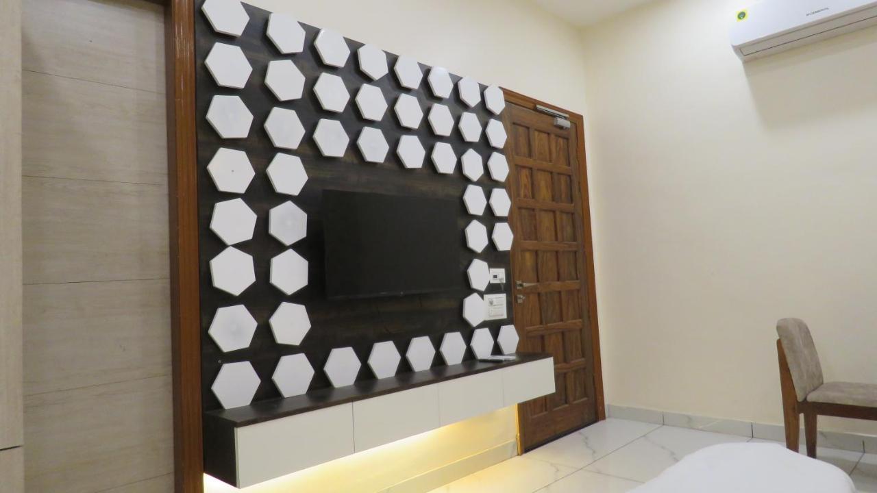 Raja Ji Hotels & Restaurant Jind Bagian luar foto