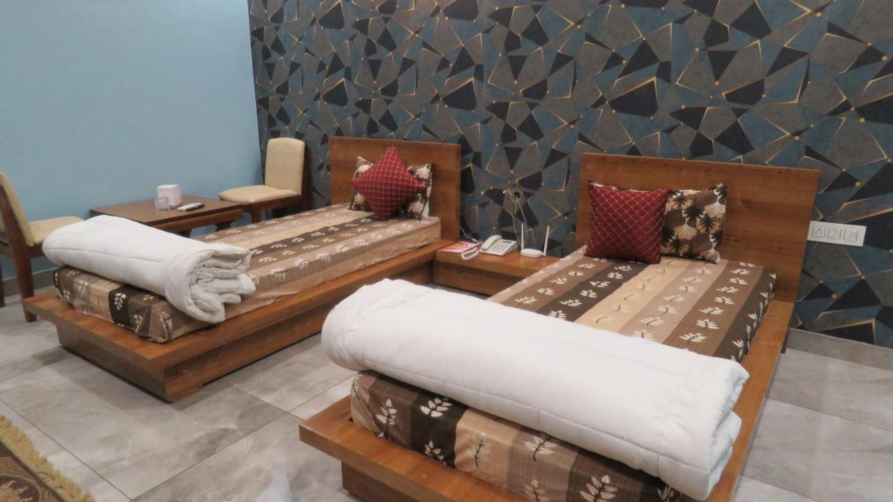 Raja Ji Hotels & Restaurant Jind Bagian luar foto