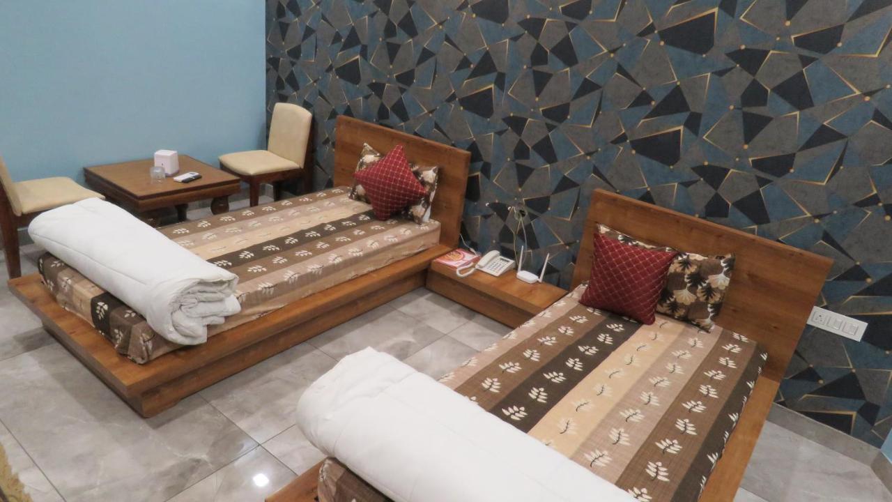 Raja Ji Hotels & Restaurant Jind Bagian luar foto